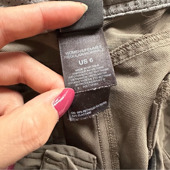 North Face Almetta Cargo Short - Picture 4 of 9